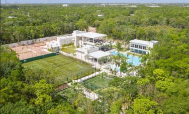 Villa con jardín Terraza y Casa club con muchas amenidades, en venta, Mayakoba, Playa del Carmen.
