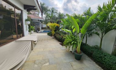 Samborondon, Alquilo Hermosa Casa con Piscina