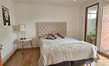 Apartamento dúplex de 3 alcobas en venta. Medellín - El Poblado Los Balsos