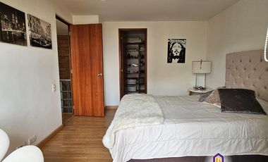 Apartamento dúplex de 3 alcobas en venta. Medellín - El Poblado Los Balsos