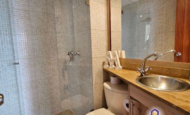Apartamento dúplex de 3 alcobas en venta. Medellín - El Poblado Los Balsos