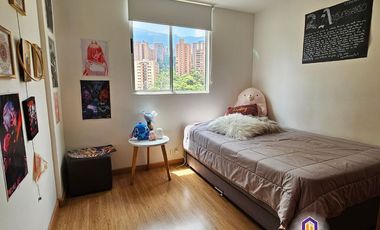 Apartamento dúplex de 3 alcobas en venta. Medellín - El Poblado Los Balsos