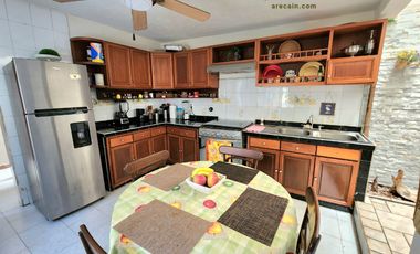 Casa en VENTA en la Formando Hogar a solo 10 minutos del Malecon