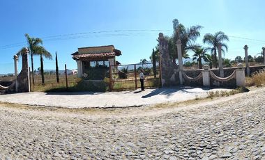 SE VENDE TERRENO CON CONSTRUCCIÓN