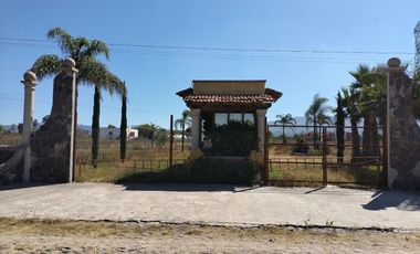 SE VENDE TERRENO CON CONSTRUCCIÓN