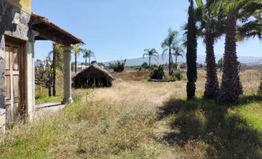 SE VENDE TERRENO CON CONSTRUCCIÓN