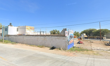 SE VENDE TERRENO CON CONSTRUCCIÓN.