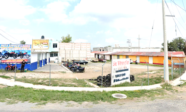 SE VENDE TERRENO CON CONSTRUCCIÓN.