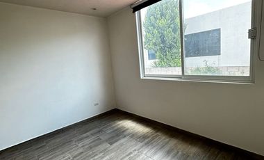 en venta casa en RUSCELLO residencial al norponiente de Ags coto con albercA VIGILANCIA