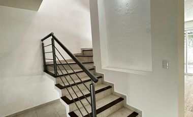 en venta casa en RUSCELLO residencial al norponiente de Ags coto con albercA VIGILANCIA