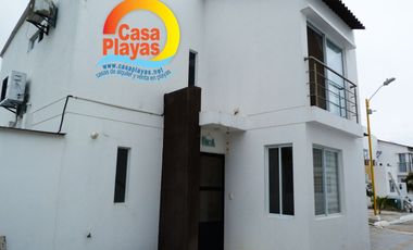 Casa Nueva con Piscina de Venta en Playas Via Data Posorja en Ciudadela Cerrada con salida al mar