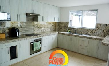 Casa Nueva con Piscina de Venta en Playas Via Data Posorja en Ciudadela Cerrada con salida al mar