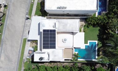 Casa con terraza, jardín y alberca privada, en venta, Villa Magna, Cancun.