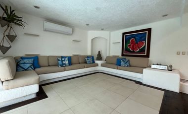 Casa con terraza, jardín y alberca privada, en venta, Villa Magna, Cancun.