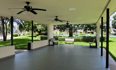 Casa con terraza, jardín y alberca privada, en venta, Villa Magna, Cancun.