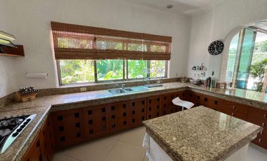 Casa con terraza, jardín y alberca privada, en venta, Villa Magna, Cancun.