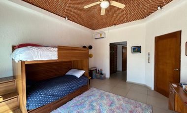 Casa con terraza, jardín y alberca privada, en venta, Villa Magna, Cancun.