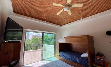 Casa con terraza, jardín y alberca privada, en venta, Villa Magna, Cancun.