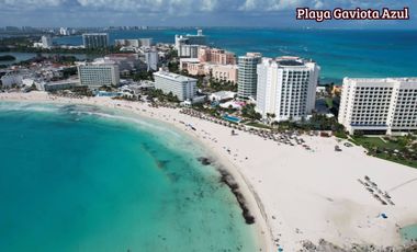Casa con terraza, jardín y alberca privada, en venta, Villa Magna, Cancun.