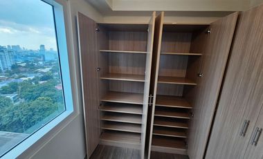 FOR SALE - Unfurnished Corner Unit with Balcony in The Connor in Greenhills Greenhills, San Juan City
