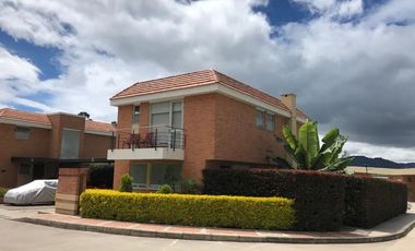 CASA CAMPESTRE EN CAJICÁ ALCAPARROS