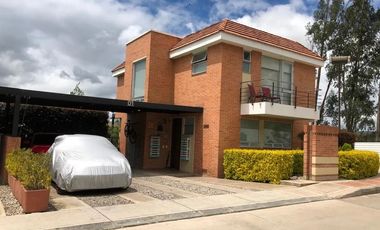 CASA CAMPESTRE EN CAJICÁ ALCAPARROS
