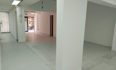 SE ARRIENDA LOCAL COMERCIAL EN CALASANZ