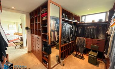 CASA CON HERMOSA VISTA UBICADA EN LA PARTE ALTA DEL CLUB APOSENTOS (BRICEÑO)