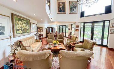 CASA CON HERMOSA VISTA UBICADA EN LA PARTE ALTA DEL CLUB APOSENTOS (BRICEÑO)