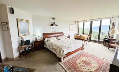 CASA CON HERMOSA VISTA UBICADA EN LA PARTE ALTA DEL CLUB APOSENTOS (BRICEÑO)