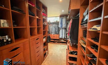 CASA CON HERMOSA VISTA UBICADA EN LA PARTE ALTA DEL CLUB APOSENTOS (BRICEÑO)