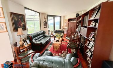 CASA CON HERMOSA VISTA UBICADA EN LA PARTE ALTA DEL CLUB APOSENTOS (BRICEÑO)