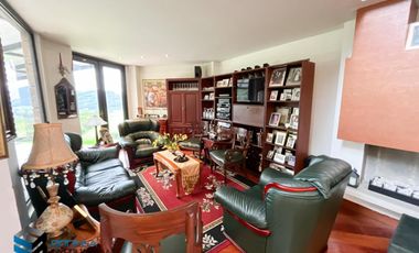 CASA CON HERMOSA VISTA UBICADA EN LA PARTE ALTA DEL CLUB APOSENTOS (BRICEÑO)