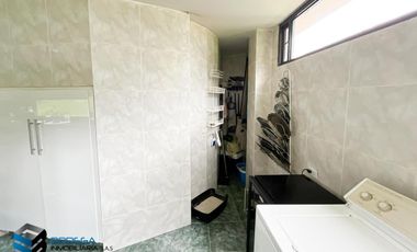 CASA CON HERMOSA VISTA UBICADA EN LA PARTE ALTA DEL CLUB APOSENTOS (BRICEÑO)