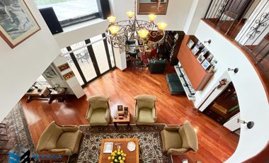 CASA CON HERMOSA VISTA UBICADA EN LA PARTE ALTA DEL CLUB APOSENTOS (BRICEÑO)