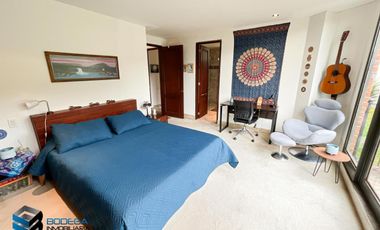 CASA CON HERMOSA VISTA UBICADA EN LA PARTE ALTA DEL CLUB APOSENTOS (BRICEÑO)