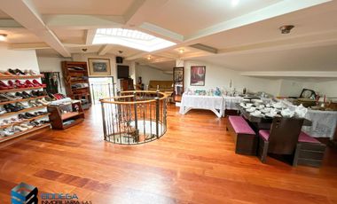 CASA CON HERMOSA VISTA UBICADA EN LA PARTE ALTA DEL CLUB APOSENTOS (BRICEÑO)