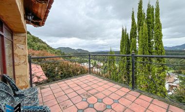 CASA CON EXCELENTE  VISTA UBICADA EN LA PARTE MEDIA DEL CLUB APOSENTOS (BRICEÑO)