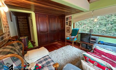 CASA CON EXCELENTE  VISTA UBICADA EN LA PARTE MEDIA DEL CLUB APOSENTOS (BRICEÑO)