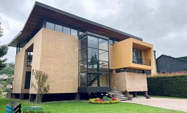 CASA CON EXCELENTE  VISTA HACIA EL LAGO.  SUPERMODERNA -  CLUB APOSENTOS (BRICEÑO)