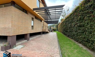 CASA CON EXCELENTE  VISTA HACIA EL LAGO.  SUPERMODERNA -  CLUB APOSENTOS (BRICEÑO)