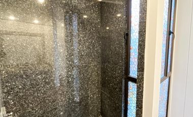 CASA CON EXCELENTE  VISTA HACIA EL LAGO.  SUPERMODERNA -  CLUB APOSENTOS (BRICEÑO)