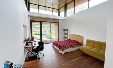 CASA CON EXCELENTE  VISTA HACIA EL LAGO.  SUPERMODERNA -  CLUB APOSENTOS (BRICEÑO)