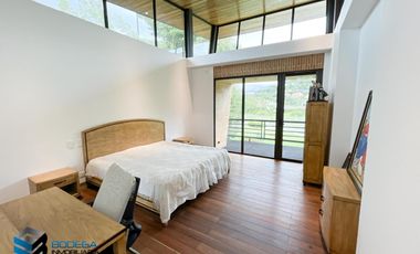 CASA CON EXCELENTE  VISTA HACIA EL LAGO.  SUPERMODERNA -  CLUB APOSENTOS (BRICEÑO)