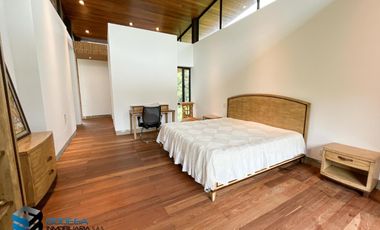 CASA CON EXCELENTE  VISTA HACIA EL LAGO.  SUPERMODERNA -  CLUB APOSENTOS (BRICEÑO)