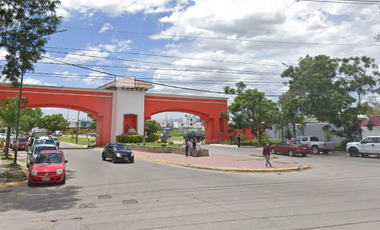 CASA EN FRACCIONAMIENTO VILLA FONTANA, TLAQUEPAQUE JALISCO.