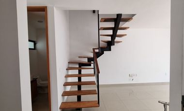 Descubre la oportunidad de vivir en un espacio tranquilo y agradable en esta excelente casa en renta en el Fraccionamiento Triventi