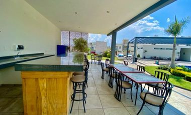 Descubre la oportunidad de vivir en un espacio tranquilo y agradable en esta excelente casa en renta en el Fraccionamiento Triventi