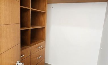 Descubre la oportunidad de vivir en un espacio tranquilo y agradable en esta excelente casa en renta en el Fraccionamiento Triventi