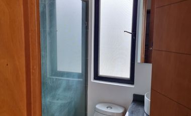 Descubre la oportunidad de vivir en un espacio tranquilo y agradable en esta excelente casa en renta en el Fraccionamiento Triventi